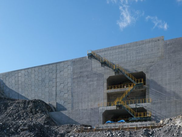 ヒロセ補強土株式会社「テールアルメ工法50周年」